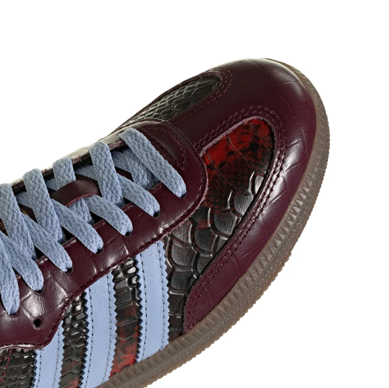 Croc-Effect Low-Top Sneakers – Burgundy & Light Blue