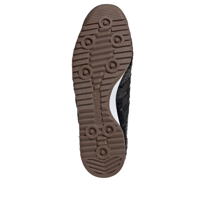 Reptile-Texture Low-Top Sneakers – Black, White & Gum