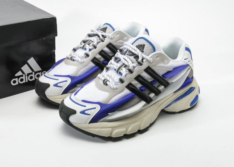 Retro Chunky Lace-Up Sneakers with Three-Stripe Detail
