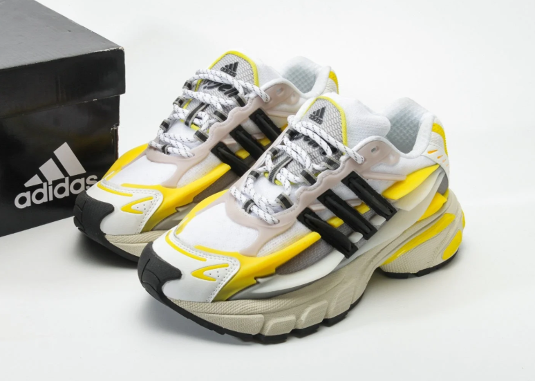 Retro Chunky Lace-Up Sneakers with Three-Stripe Detail